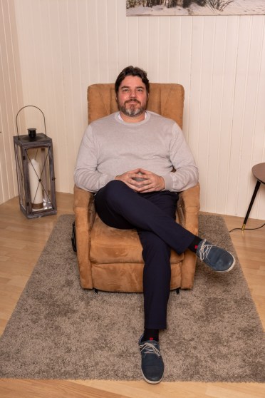 Hypnose Beat Portrait im Behandlungssessel Farbe hoch 5_DSC0134